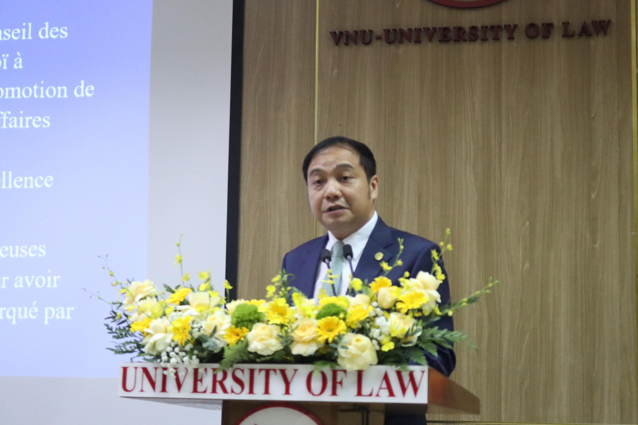 Phó Giám đốc ĐHQGHN Đào Thanh Trường phát biểu.