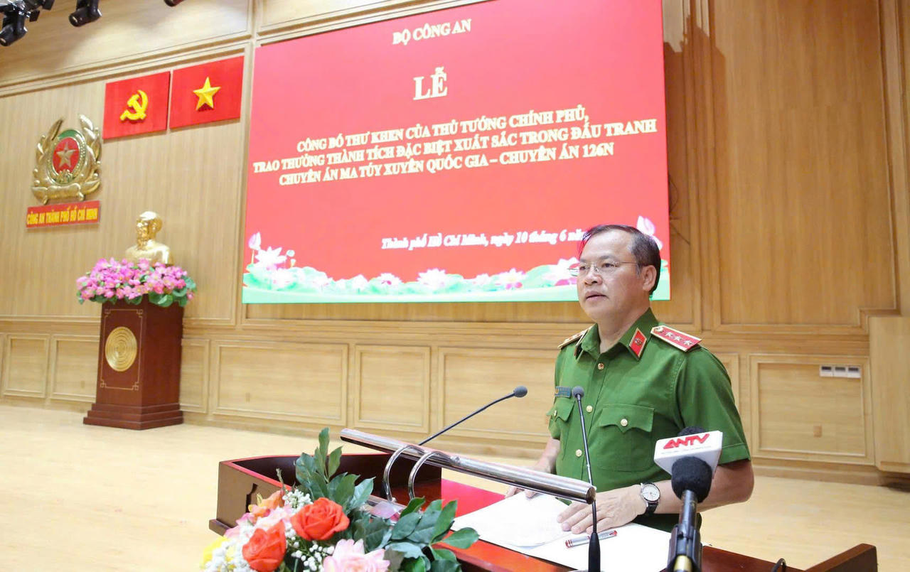 Thượng tướng Nguyễn Văn Long, Thứ trưởng Bộ Công an phát biểu chỉ đạo tại Lễ trao thư khen và khen thưởng.