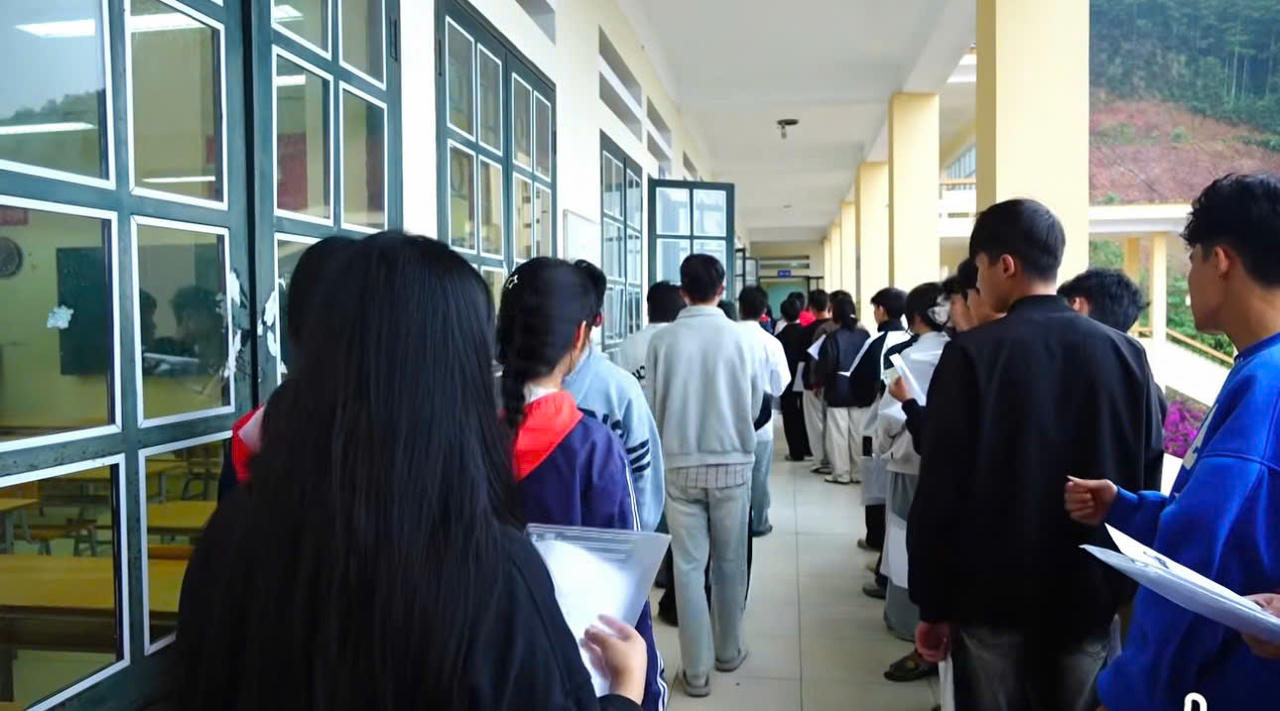 Hơn 19.000 th&iacute; sinh Lào Cai ho&agrave;n th&agrave;nh m&ocirc;n thi đầu ti&ecirc;n của kỳ thi tốt nghiệp THPT