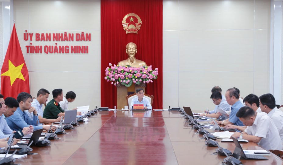 Quang cảnh cuộc họp.
