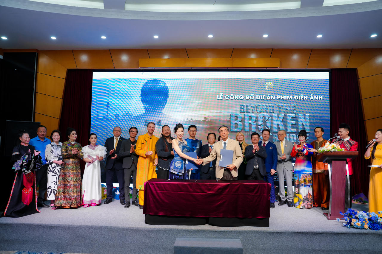 Đại diện các đơn vị ký kết hợp tác tại sự kiện.