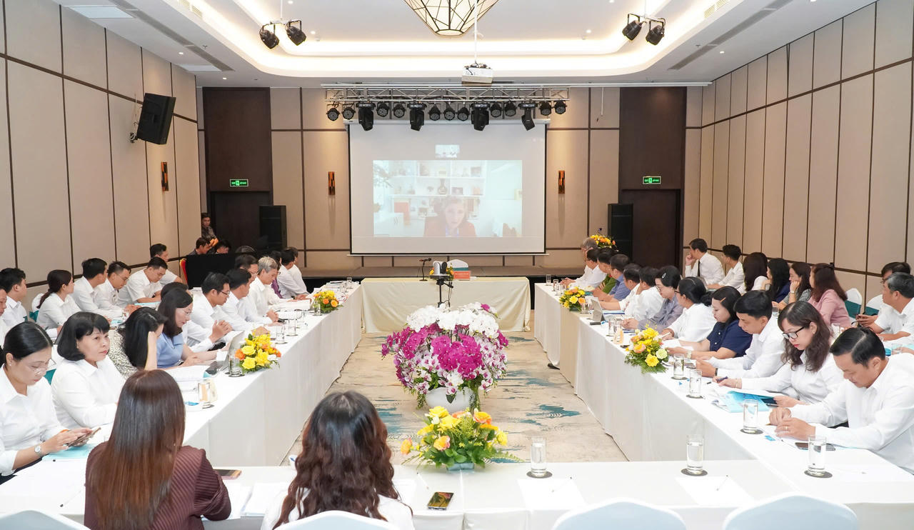 Bà Ramla Khalidi, Trưởng đại diện Thường trú&nbsp;Chương trình Phát triển Liên hợp quốc (UNDP) tại Việt Nam phát biểu trực tuyến tại hội thảo.&nbsp;