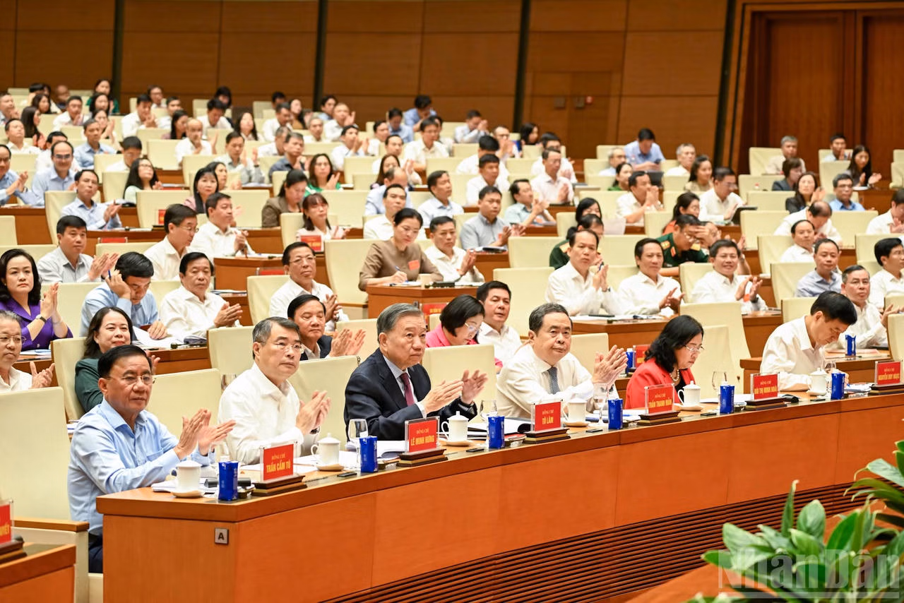 Secretary General and President: Make foreign relations a driving force to open up new development prospects.