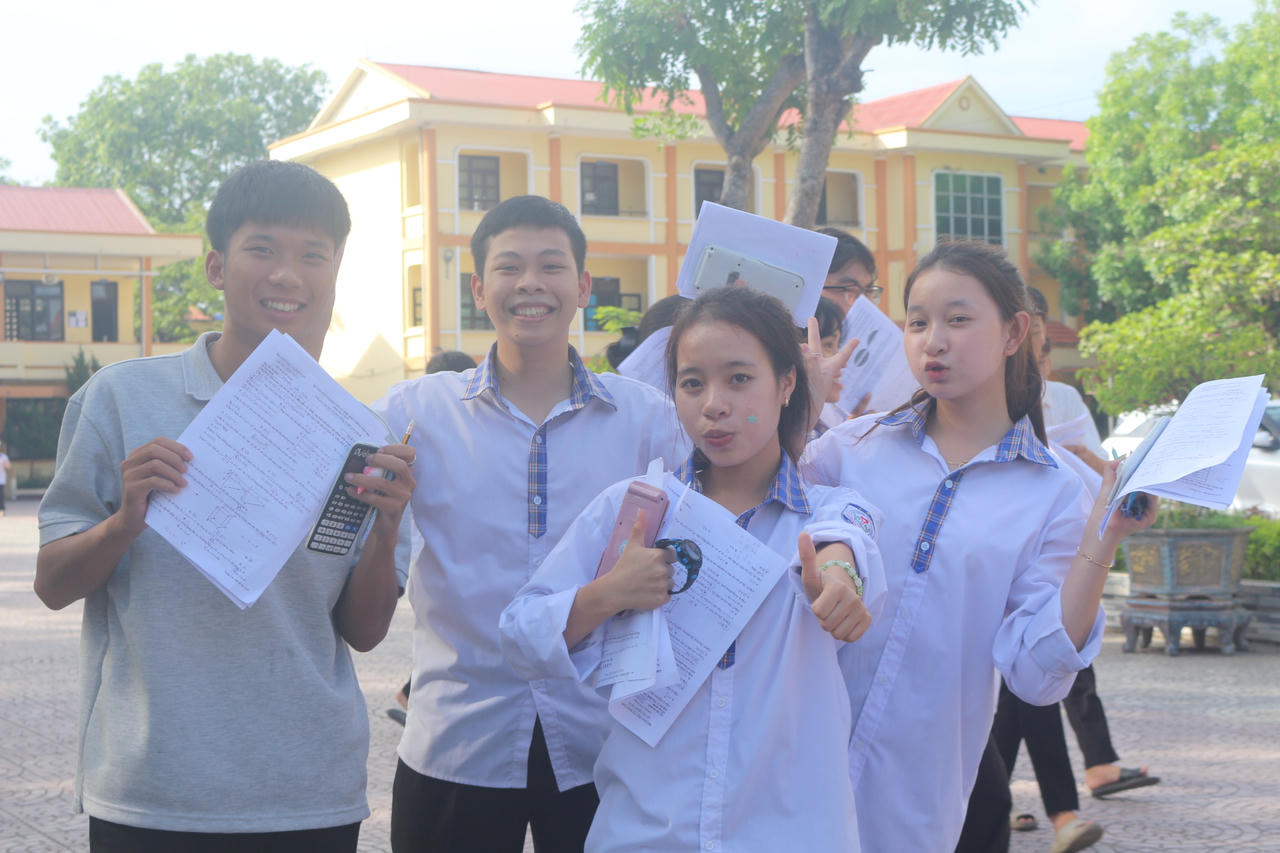 Hai lần gãy chân, nam sinh Quảng Trị quyết không lỡ kỳ thi tốt nghiệp THPT