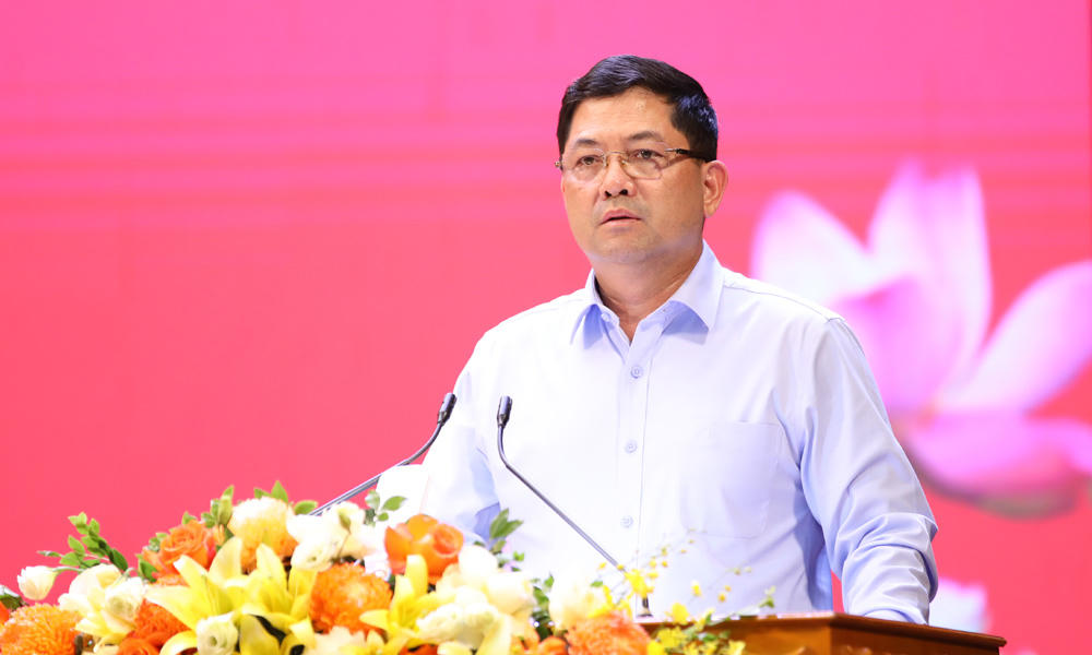 Bí thư Tỉnh ủy Nguyễn Hồng Thái phát biểu kết luận hội nghị.