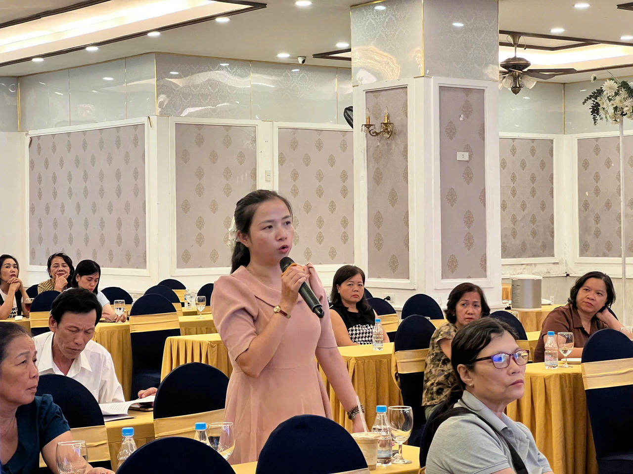 Đại diện các doanh nghiệp trao đổi các khó khăn, vướng mắc liên quan đến pháp lý thuế, chuyển đổi số và những vấn đề thường gặp trong thực tiễn