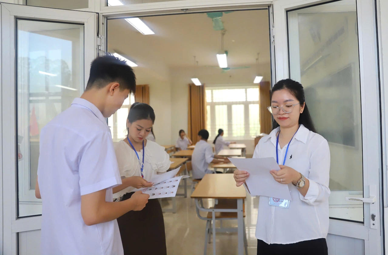 Hơn 20.000 thí sinh của Quảng Ninh hoàn thành ngày thi thứ nhất tại Kỳ thi tốt nghiệp THPT