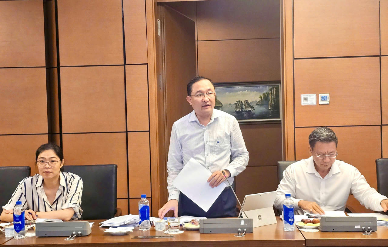 Bộ Tư pháp làm việc với Ủy ban Pháp luật và Tư pháp của Quốc hội về dự án Luật Phổ biến, giáo dục pháp luật (sửa đổi)
