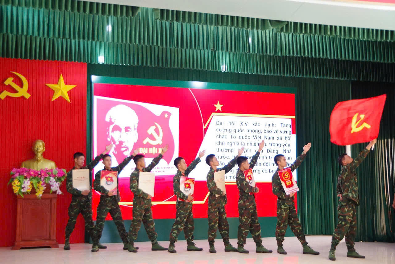 Nâng cao bản lĩnh, kỹ năng cho cán bộ Đoàn và tuyên truyền viên trẻ trong lực lượng vũ trang Quảng Trị