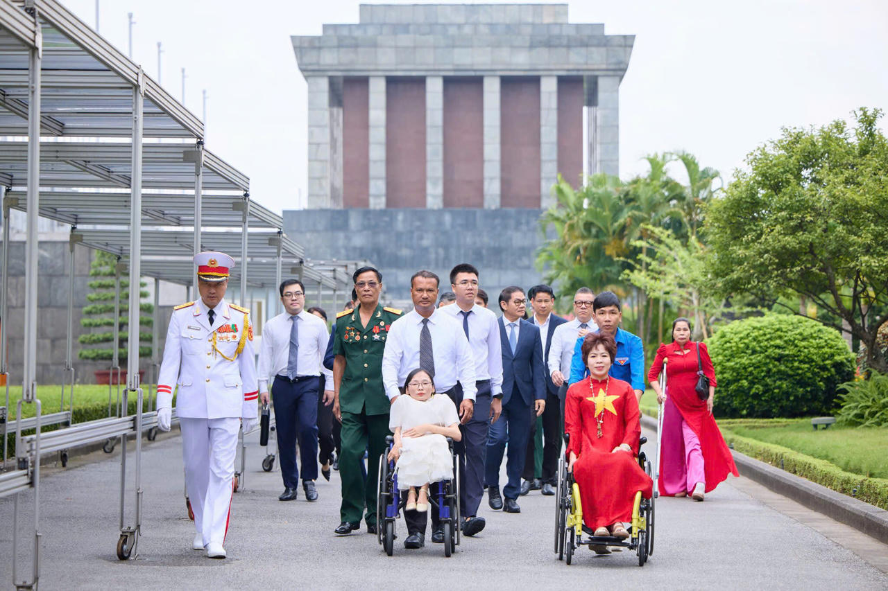 Chung tay tôn vinh 'Việc tử tế' 
