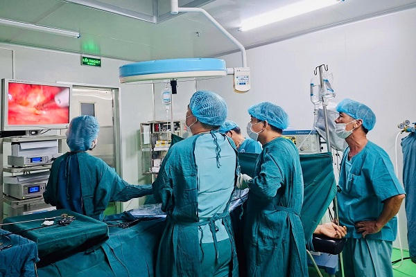 Chủ quan với bệnh viêm loét dạ dày, người đàn ông phải mổ cấp cứu trong đêm