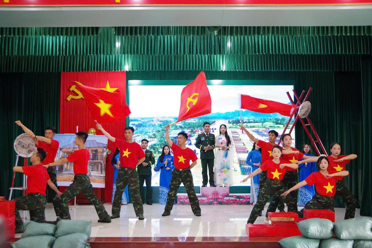 Nâng cao bản lĩnh, kỹ năng cho cán bộ Đoàn và tuyên truyền viên trẻ trong lực lượng vũ trang Quảng Trị