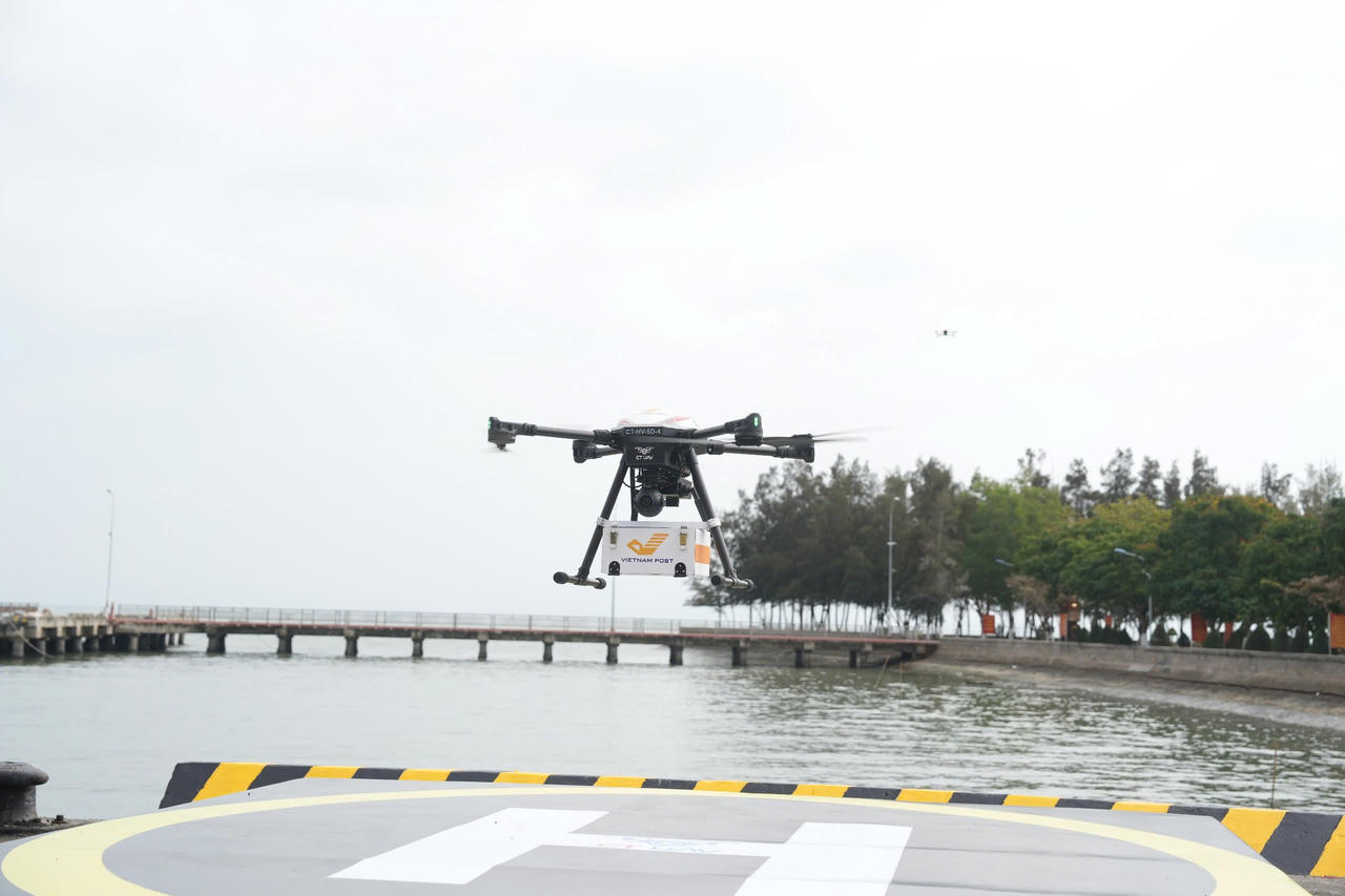UAV_4 vận chuyển hàng hóa. (Ảnh: MST)