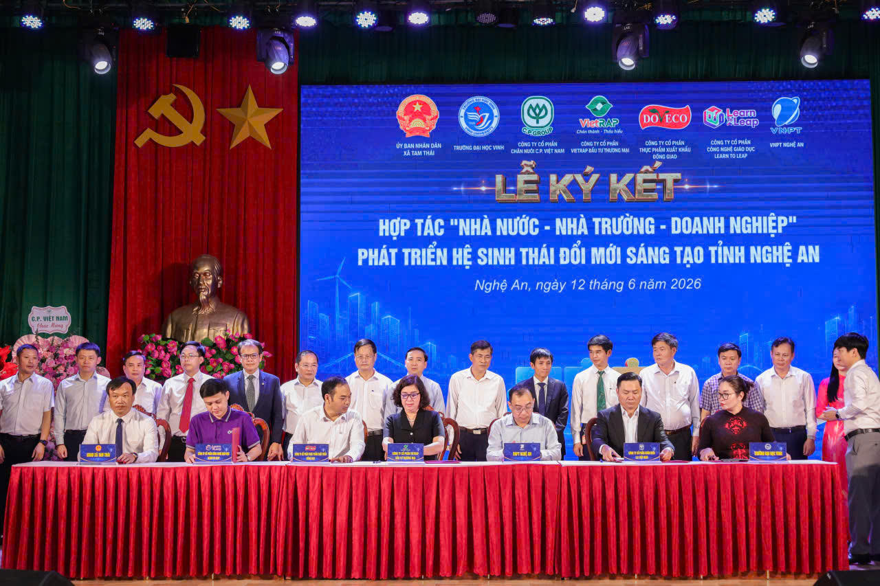 Lễ ký kết hợp tác khác