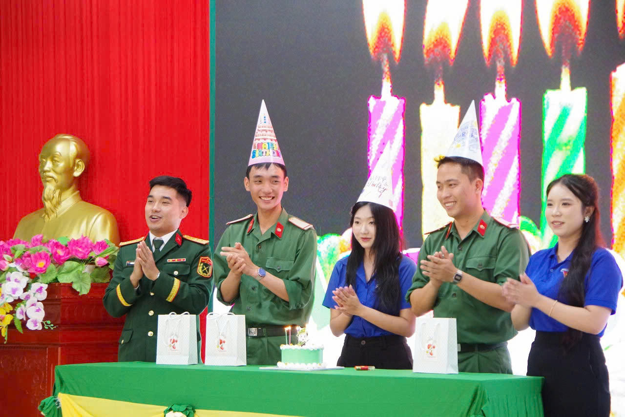 Nâng cao bản lĩnh, kỹ năng cho cán bộ Đoàn và tuyên truyền viên trẻ trong lực lượng vũ trang Quảng Trị