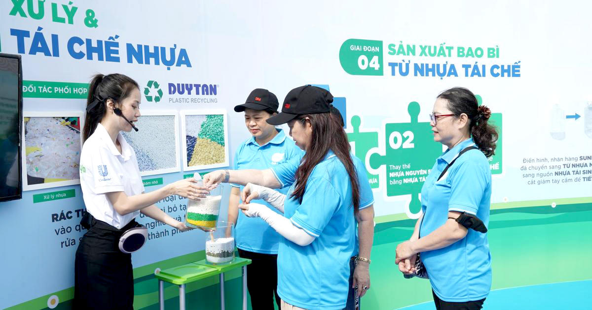 Unilever Việt Nam đang từng bước kết nối trách nhiệm môi trường với hành vi tiêu dùng có trách nhiệm