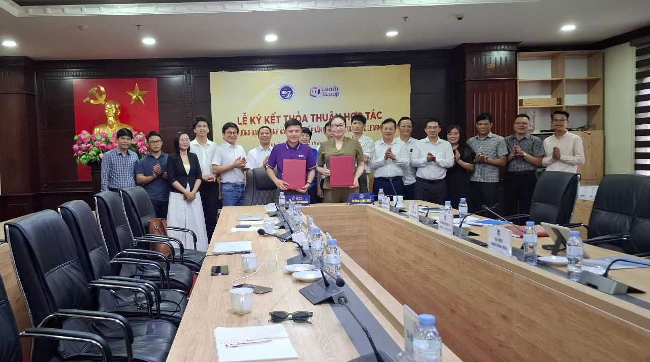 Lễ ký kết bản ghi nhớ giữa Trường Đại học Vinh và Công ty CP Công nghệ giáo dục Learn To Leap