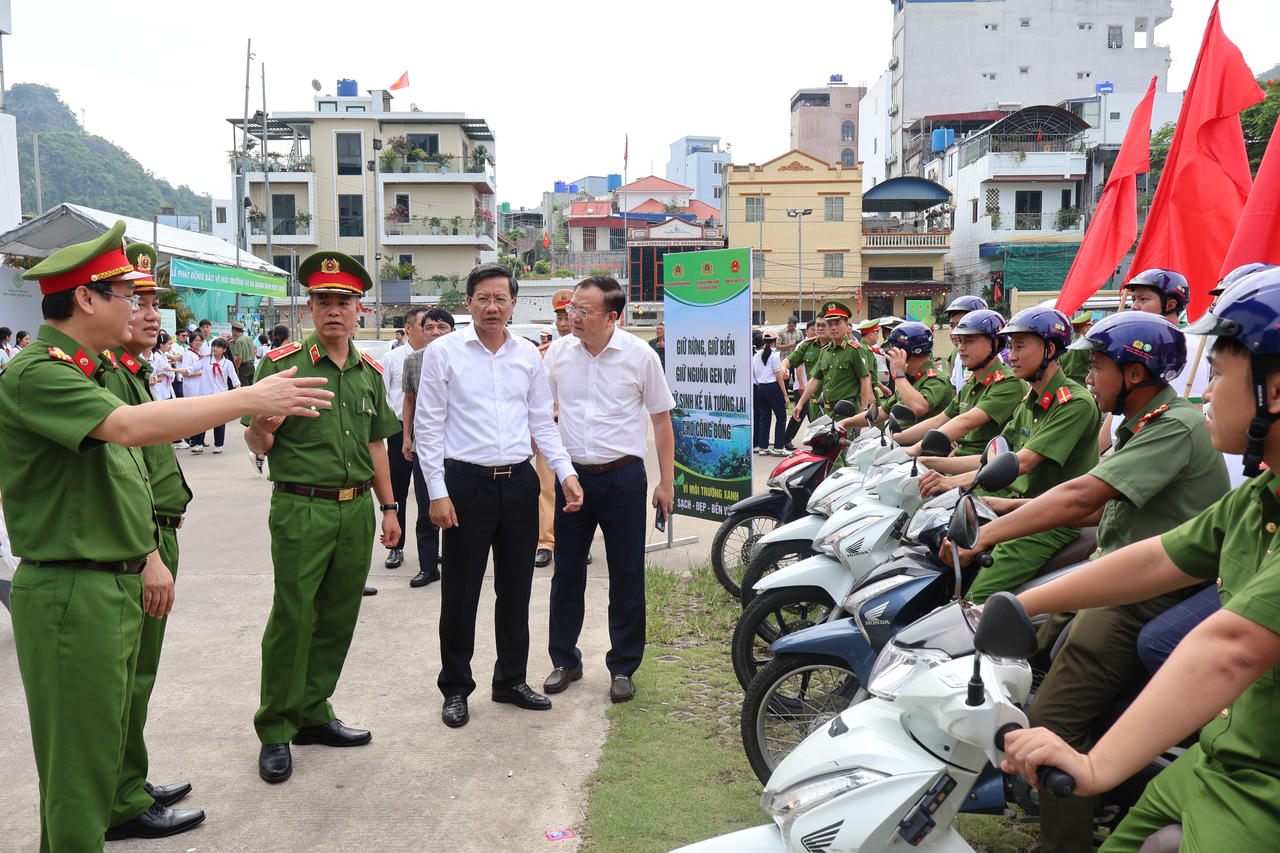 Chung tay bảo vệ nguồn lợi thủy sản, gìn giữ hệ sinh thái biển đảo