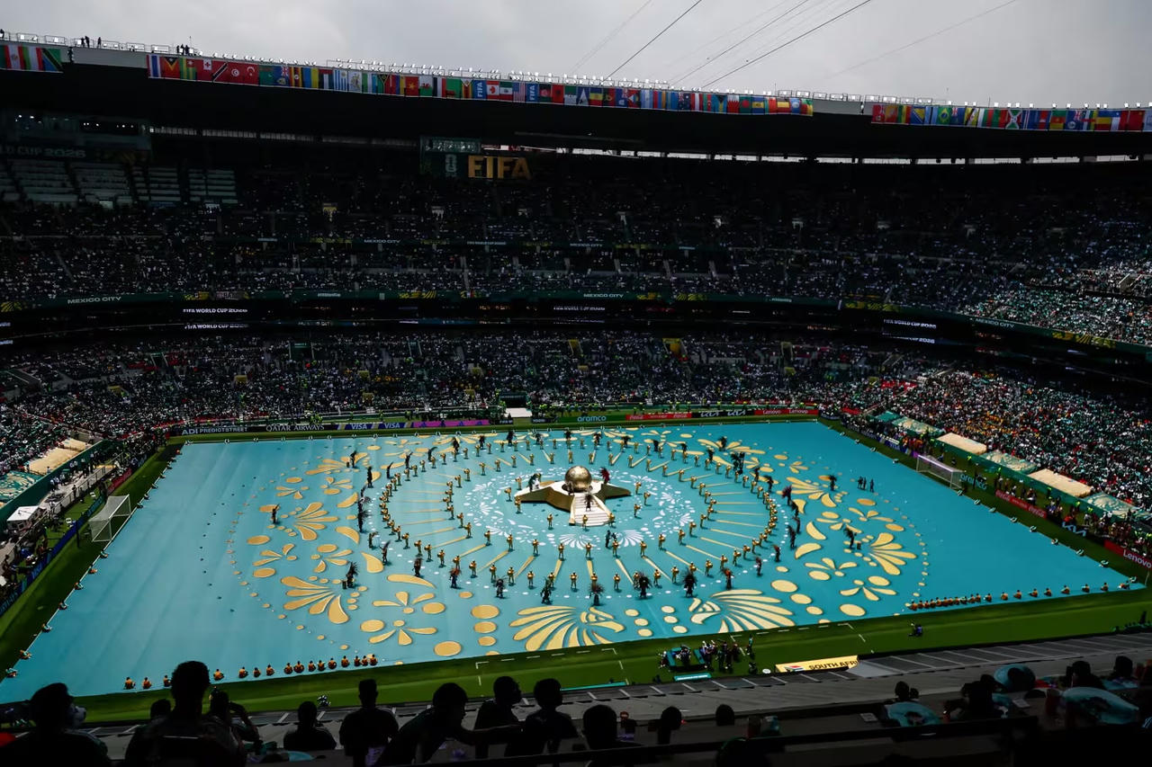 Lễ khai mạc tại sân vận động Azteca, Mexico City. (Ảnh trong bài: FIFA)