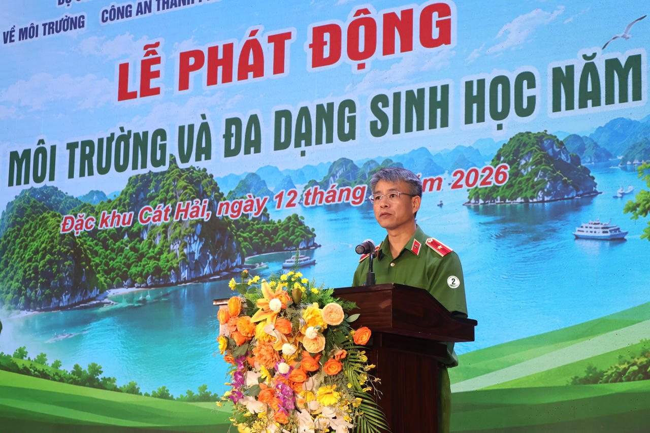 Thiếu tướng Thân Văn Hải - Cục trưởng Cục Cảnh sát phòng, chống tội phạm về môi trường phát biểu tại buổi lễ.