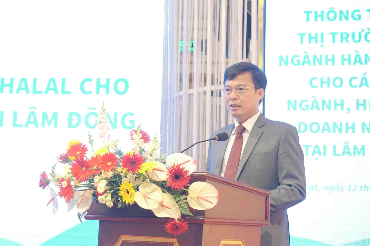Ông Đinh Văn Tuấn, Phó Chủ tịch UBND tỉnh Lâm Đồng phát biểu tại hội thảo.