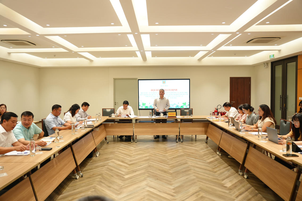 Quang cảnh buổi thẩm định
