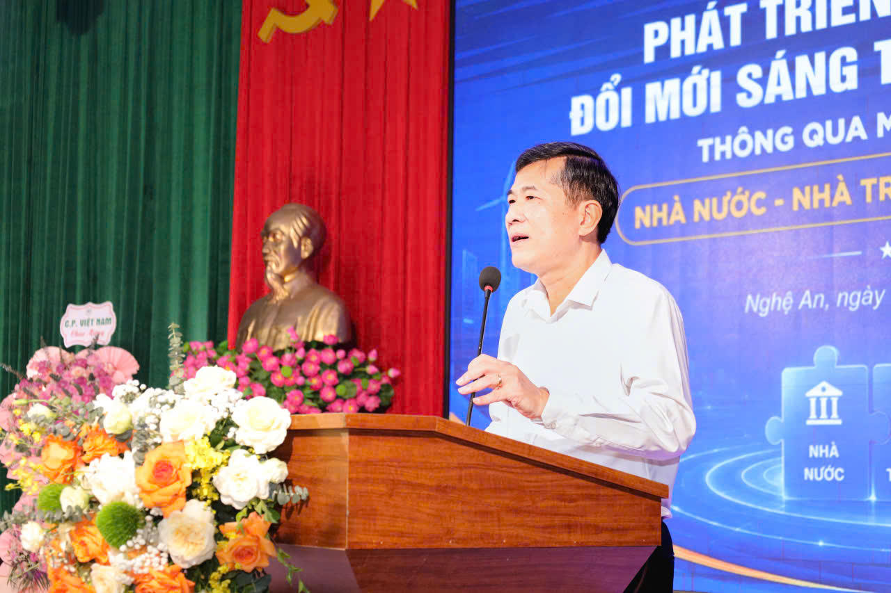 GS.TS Thái Văn Thành – Phó Chủ tịch UBND tỉnh Nghệ An phát biểu chỉ đạo tại hội thảo