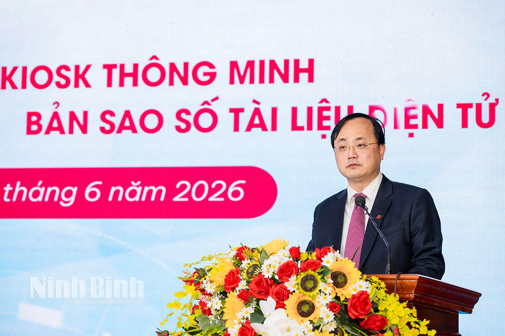 Ông Tô Huy Vũ, Chủ tịch Hội đồng thành viên Agribank Việt Nam phát biểu tại lễ ra mắt.&nbsp;Ảnh: Nguyễn Hương-Ngọc Linh