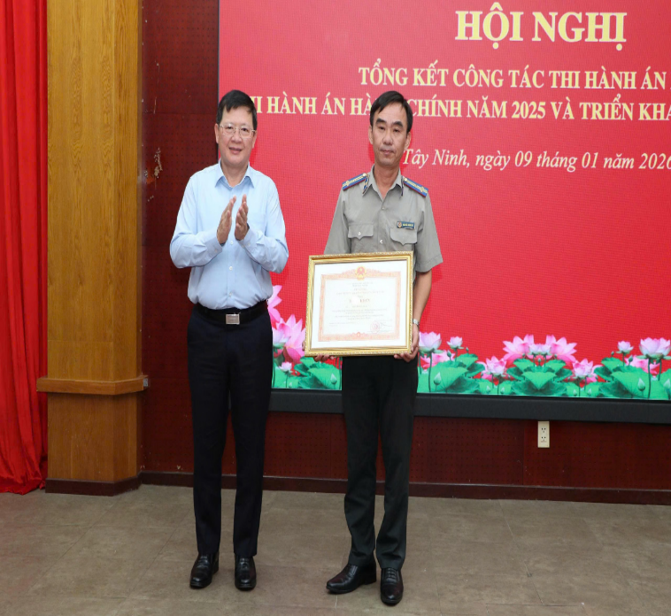 Nếu được lựa chọn thêm một lần nữa, tôi vẫn chọn nghề Chấp hành viên