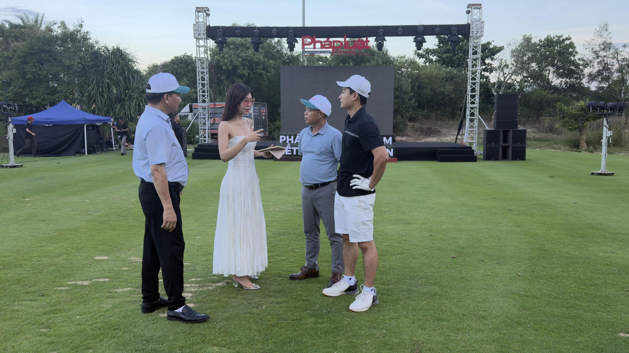 MC giải đấu Nguyễn Hải Anh không chỉ được biết đến là "MC golf số 1 Việt Nam", Á hoàng Golf Queen 2017 còn là một golfer thực thụ