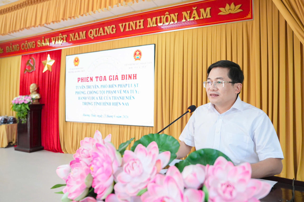 Ông&nbsp;Nguyễn Quang Bình, Phó Chủ tịch UBND phường Hương Thủy phát biểu khai mạc chương trình.