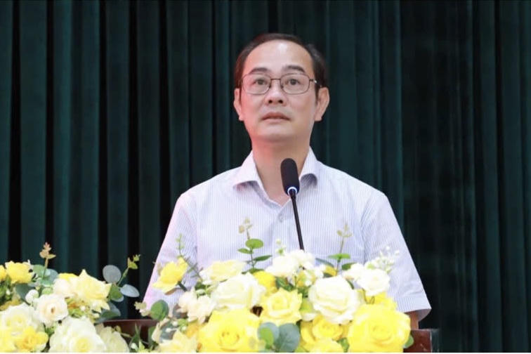 Ông Huỳnh Cao Cường, Bí thư Đảng ủy, Chủ tịch HĐND xã Vĩnh Lộc phát biểu tại Hội nghị.