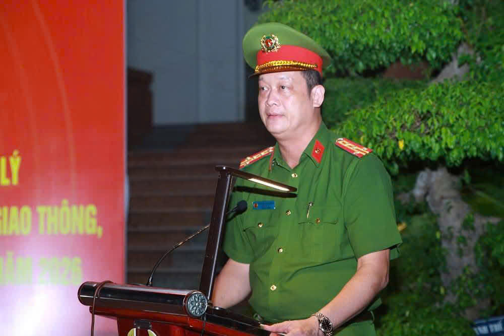 Đồng chí Đại tá Nguyễn Đức Cường, Ủy viên Ban thường vụ Đảng ủy – Phó Giám đốc Công an tỉnh Nghệ An phát biểu chỉ đạo tại Lễ ra quân. Nguồn CANA