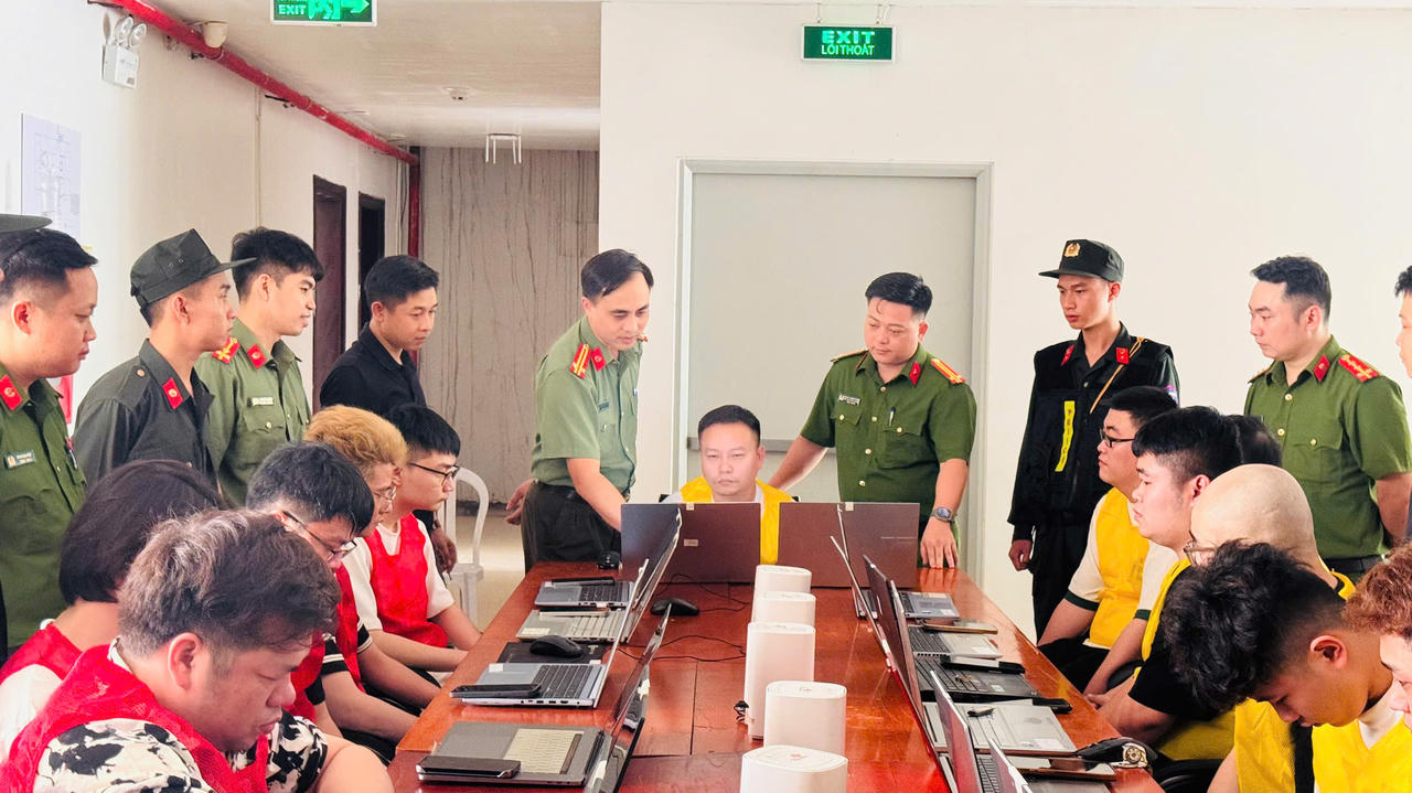 Các đối tượng tại thời điểm bị bắt