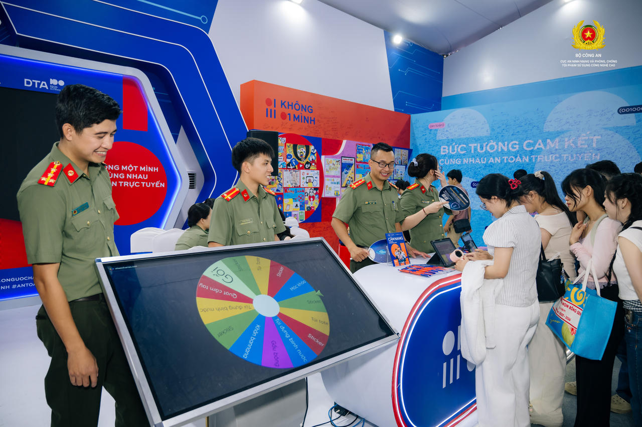 Những dấu ấn đáng nhớ của “Bức tường An ninh mạng” tại Gala nghệ thuật “Tổ quốc bình yên”