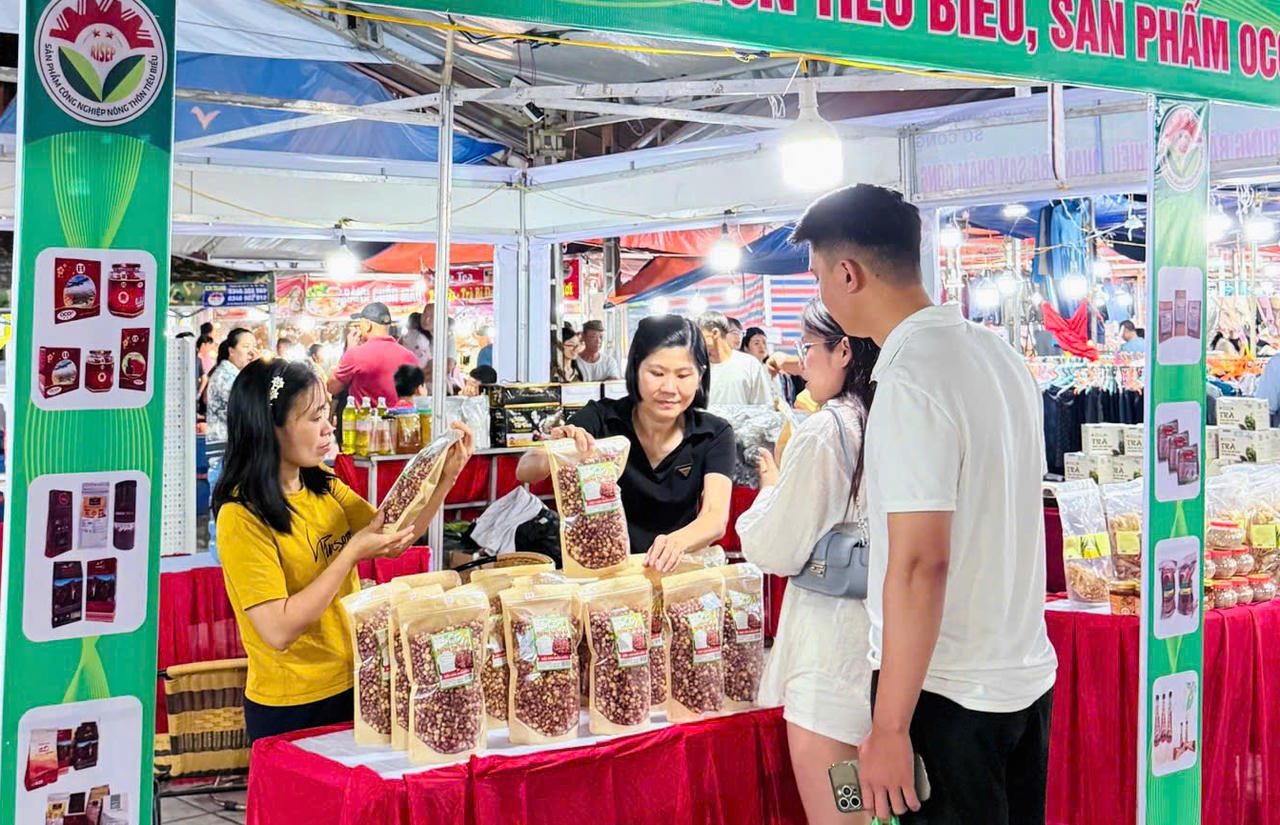 Đặc sắc hội chợ quảng bá sản phẩm OCOP tại Điện Biên