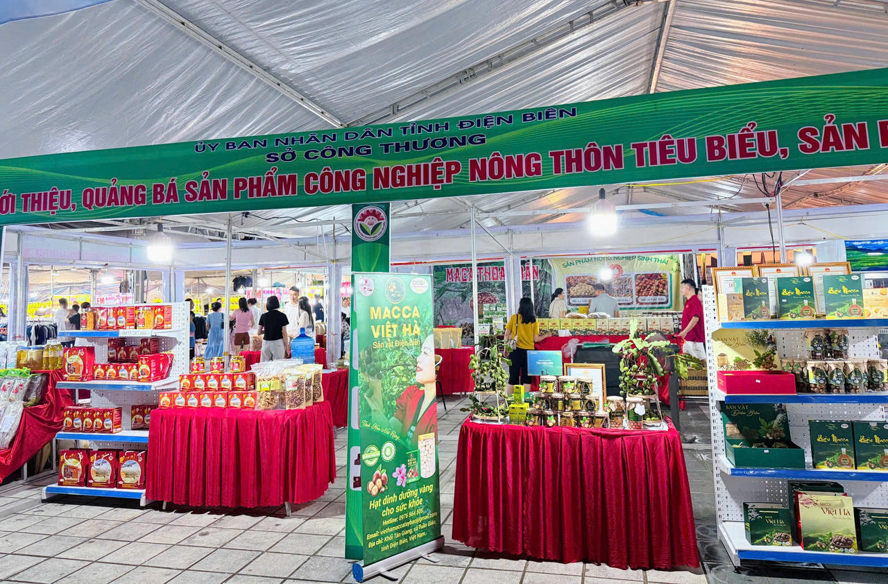 Hội chợ quy tụ nhiều doanh nghiệp, hợp tác xã đến từ các tỉnh, thành phố khác trên cả nước.