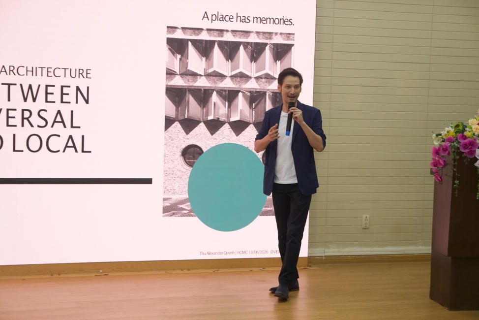KTS. Thu Alexander Quynh trình bày tại sự kiện