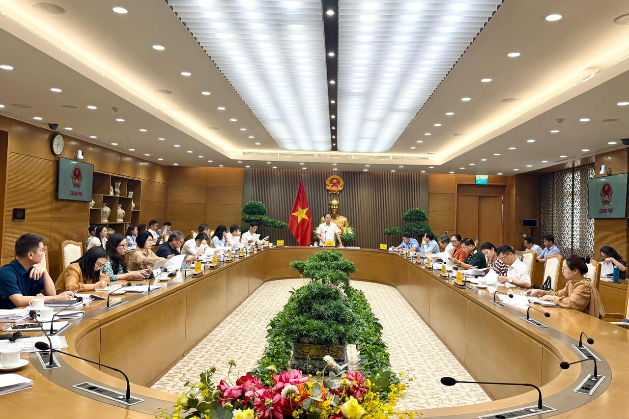 Phó Thủ tướng Lê Tiến Châu chủ trì họp rà soát 3 dự án luật do Bộ Tư pháp được giao soạn thảo