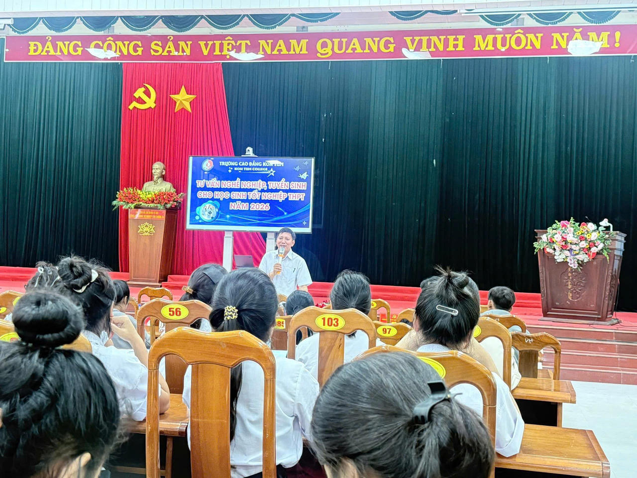Thông qua các chương trình tư vấn hướng nghiệp, đào tạo nghề, nhiều học sinh và thanh niên xã Đăk Pék được tiếp cận thông tin về việc làm, góp phần nâng cao chất lượng nguồn nhân lực và thực hiện hiệu quả Chương trình MTQG giảm nghèo bền vững.
