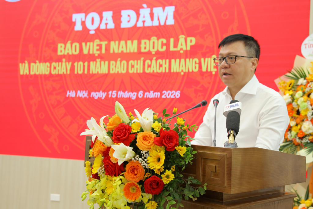 Ông Lê Quốc Minh, Tổng Biên tập Báo Nhân Dân phát biểu tại buổi tọa đàm. (Ảnh: PV)