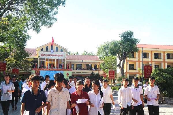 Hơn 240 học sinh đang 'nằm ngoài chỉ tiêu' lớp 10 ở Quảng Trị 