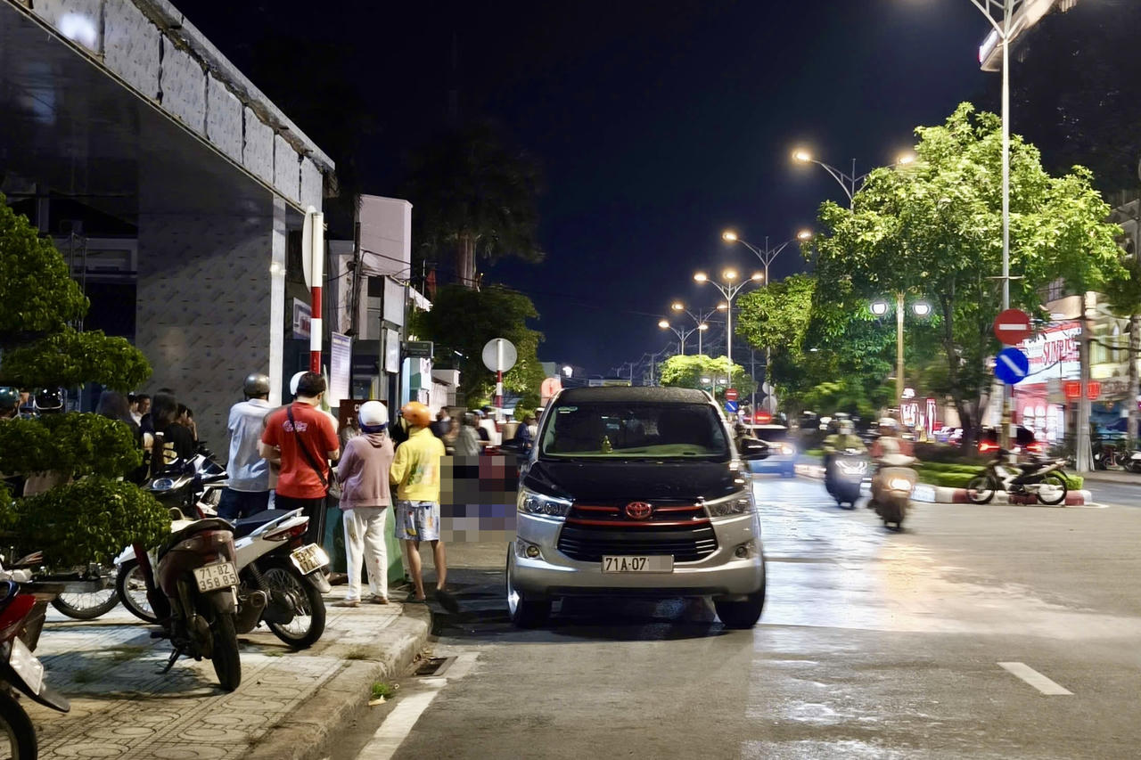 Người đàn ông tử vong sau va chạm với ô tô ở Đồng Tháp