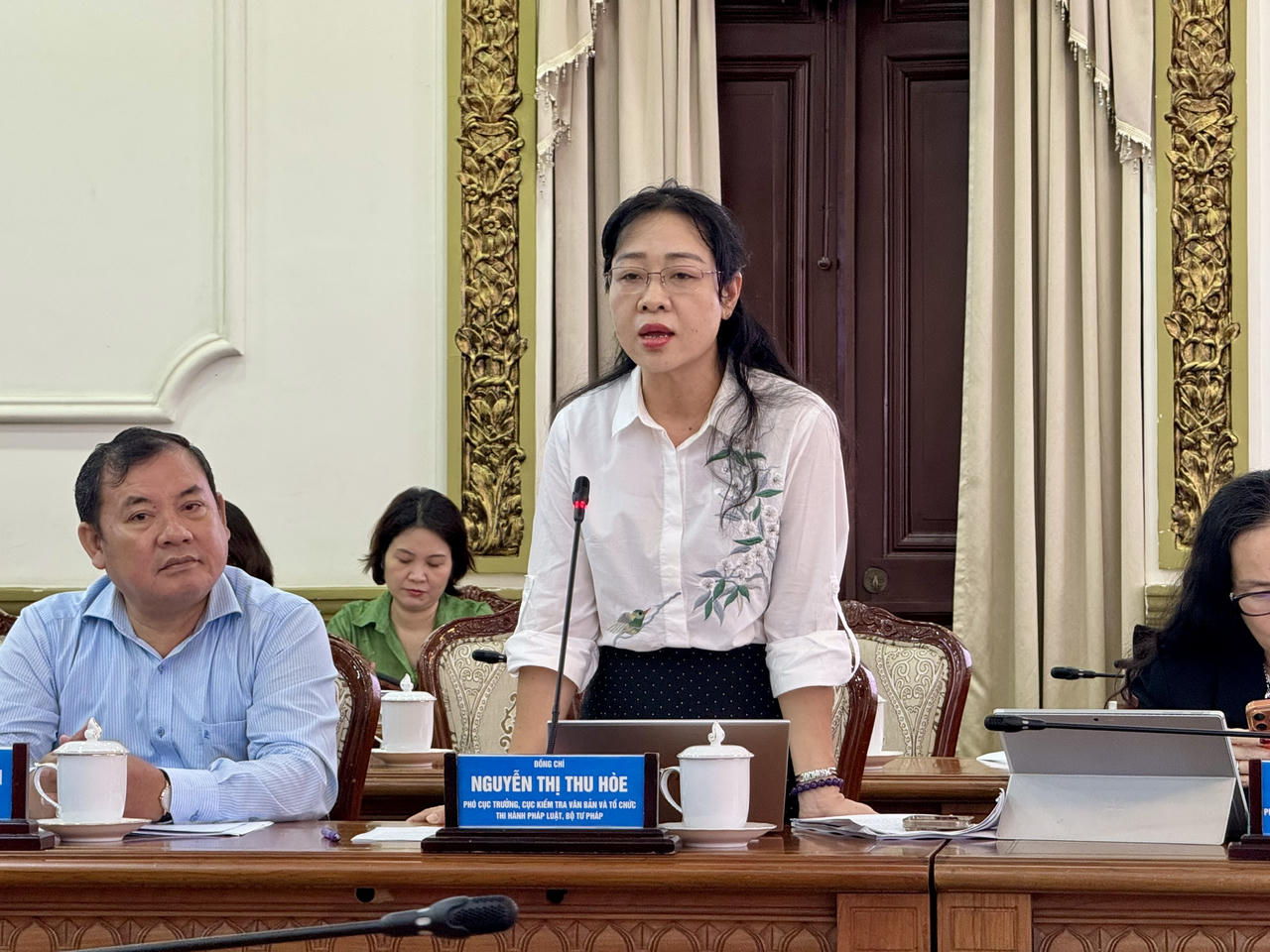 Bà Nguyễn Thị Thu Hòe (Phó Cục trưởng&nbsp;Cục Kiểm tra văn bản quy phạm pháp luật) góp ý dự thảo Luật ĐTĐB (Ảnh: Bùi Yên)