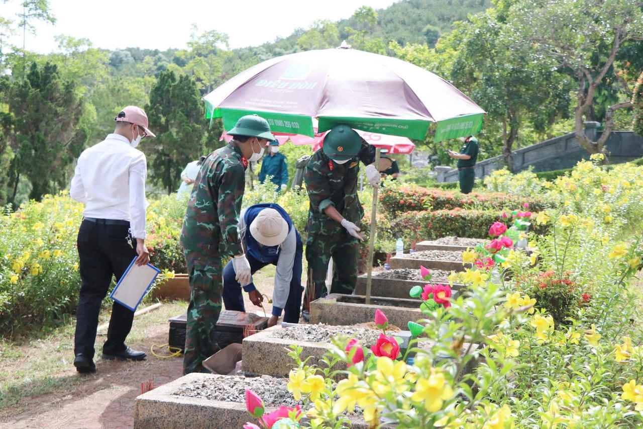 Triển khai lấy mẫu, số hóa thông tin 1.456 hài cốt liệt sĩ tại Nghĩa trang Liệt sĩ thành phố Huế