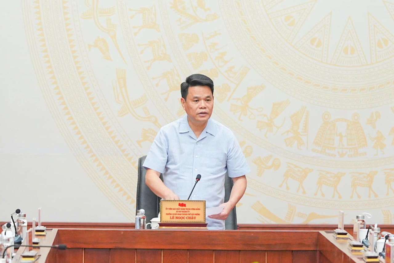 Bí thư Thành ủy Hải Phòng Lê Ngọc Châu phát biểu chỉ đạo tại cuộc họp Thường trực Thành ủy ngày 16/6.
