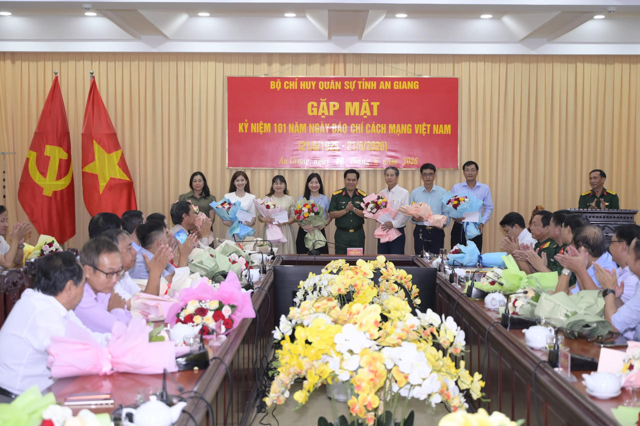 Phát huy vai trò báo chí trong xây dựng nền quốc phòng toàn dân vững chắc