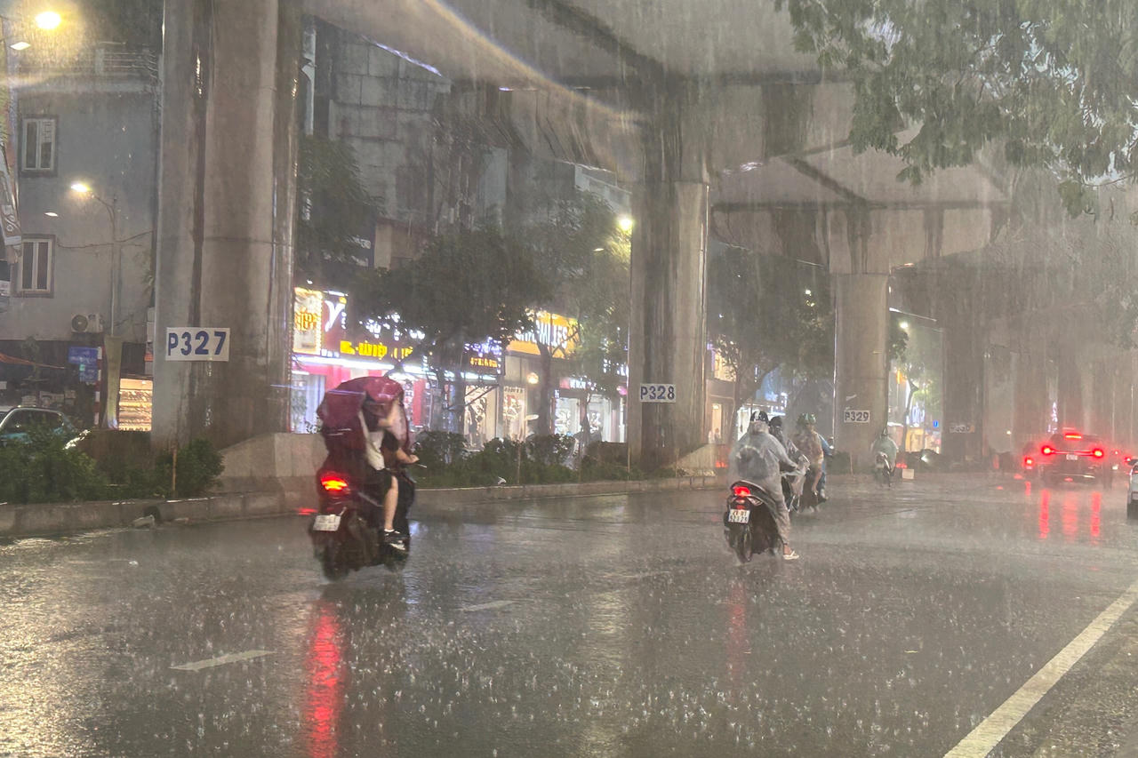 Thời tiết ngày 16/6: Bắc Bộ mưa dông