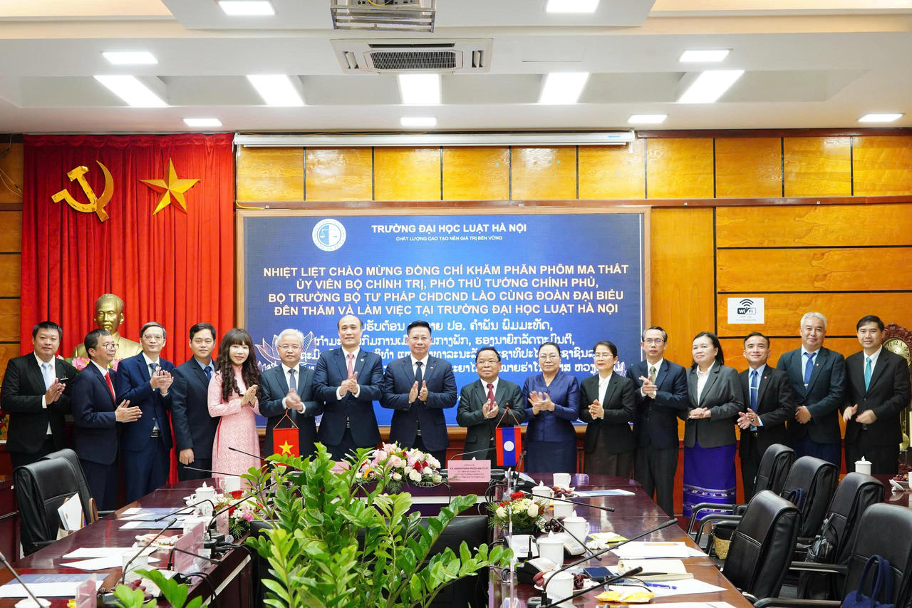 Việt Nam – Lào: Đẩy mạnh hợp tác đào tạo nguồn nhân lực pháp luật
