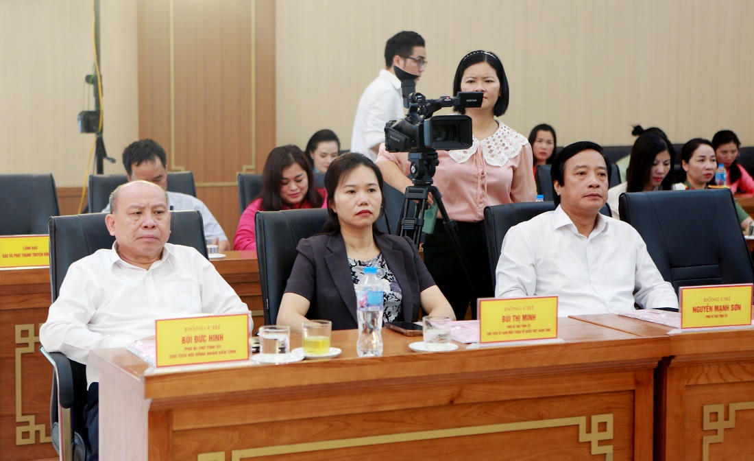 Các đại biểu tham dự chương trình gặp mặt